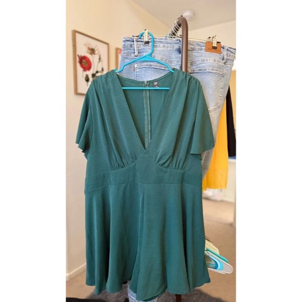Dark Green Short Sleeve V-Neck Romper 4XL